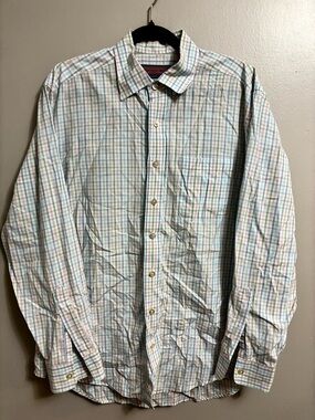 Vineyard Vines men’s Light Multi-Color Plaid Button-Up Shirt